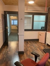 102 Main St, Wadsworth, OH for lease Interior Photo- Image 1 of 4
