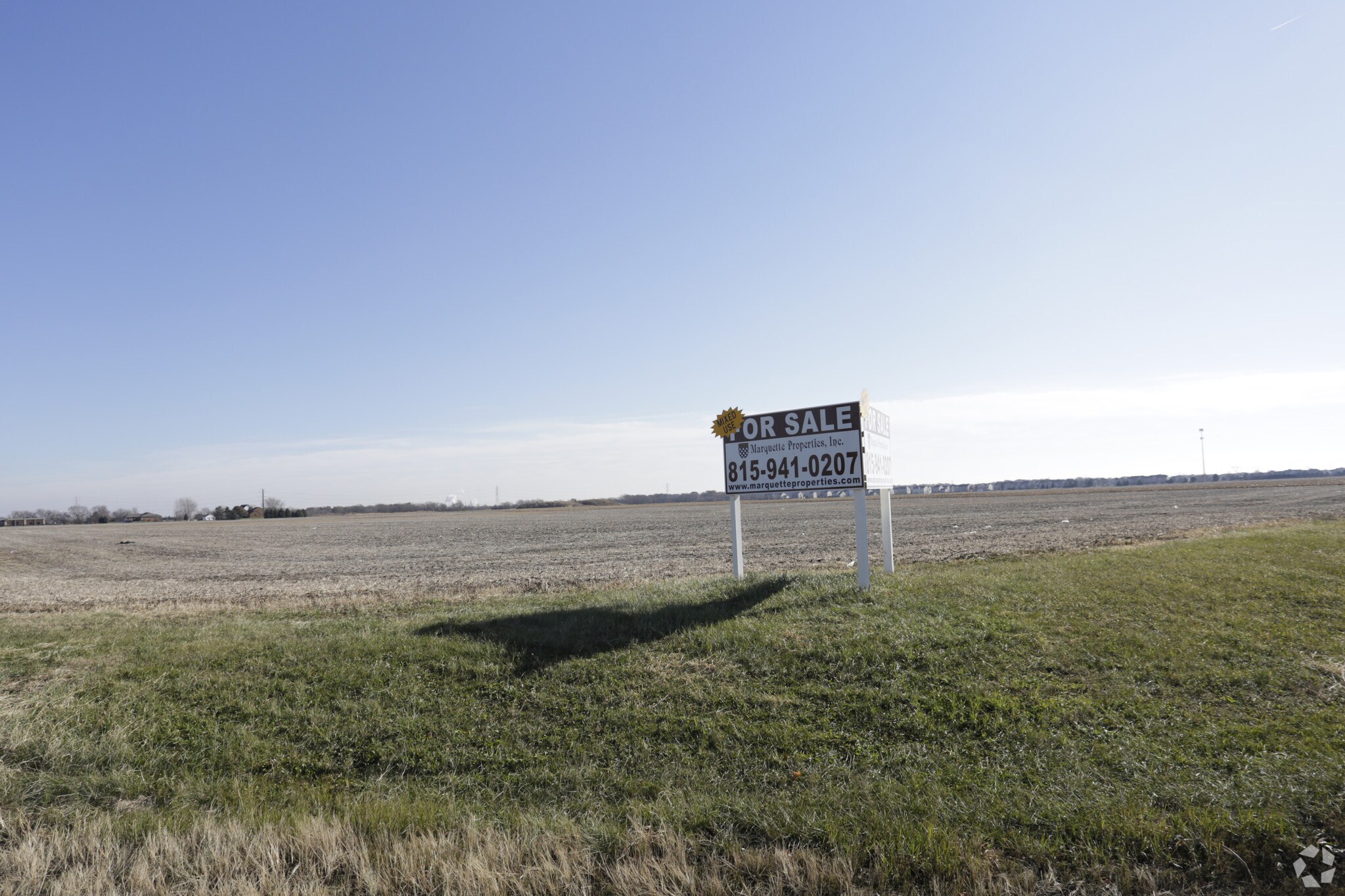 McEvilly, Minooka, IL à vendre Photo principale- Image 1 de 8