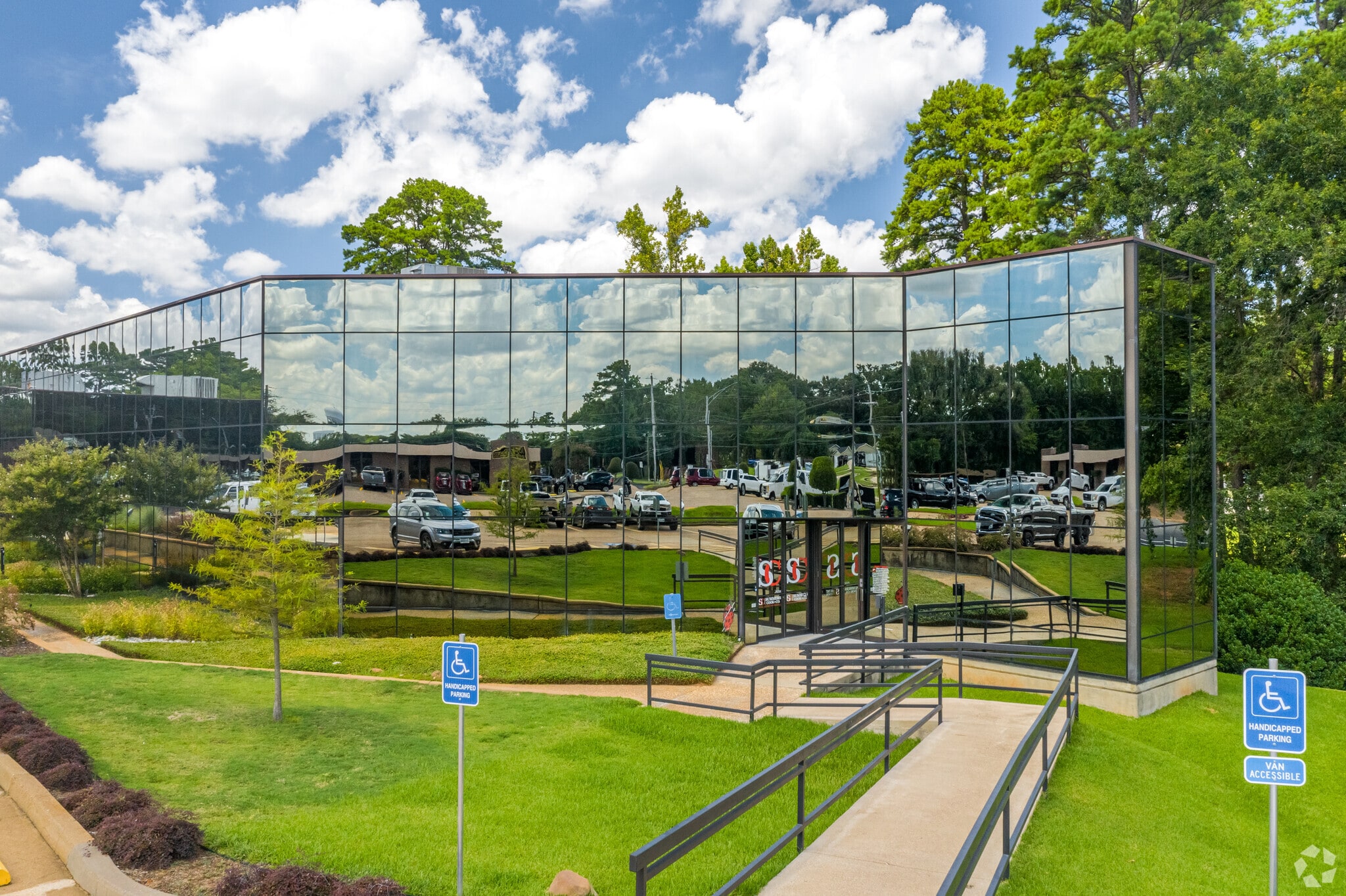 1127 Judson Rd, Longview, TX for lease Building Photo- Image 1 of 9