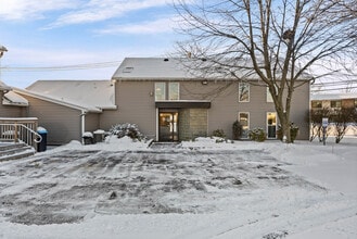 955 E Henrietta Rd, Rochester, NY à louer Photo intérieure- Image 1 de 25