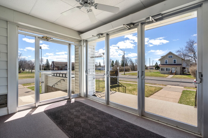 1209 E 5th St, Superior, WI for sale - Interior Photo - Image 3 of 46