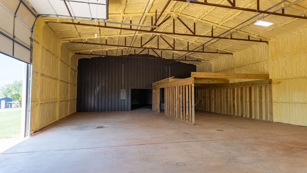 11774 Maui Ln, Edmond, OK for sale - Building Photo - Image 3 of 15