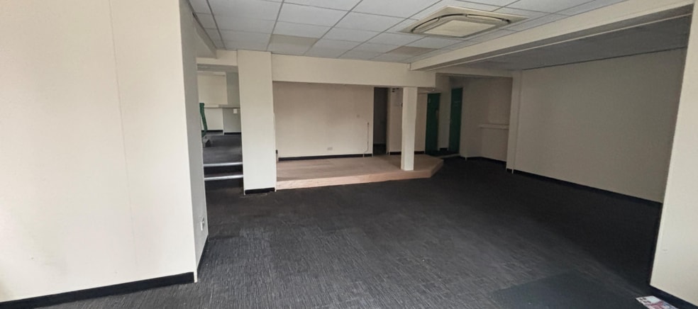 17-19 Market Pl, Ashbourne for lease - Interior Photo - Image 3 of 3