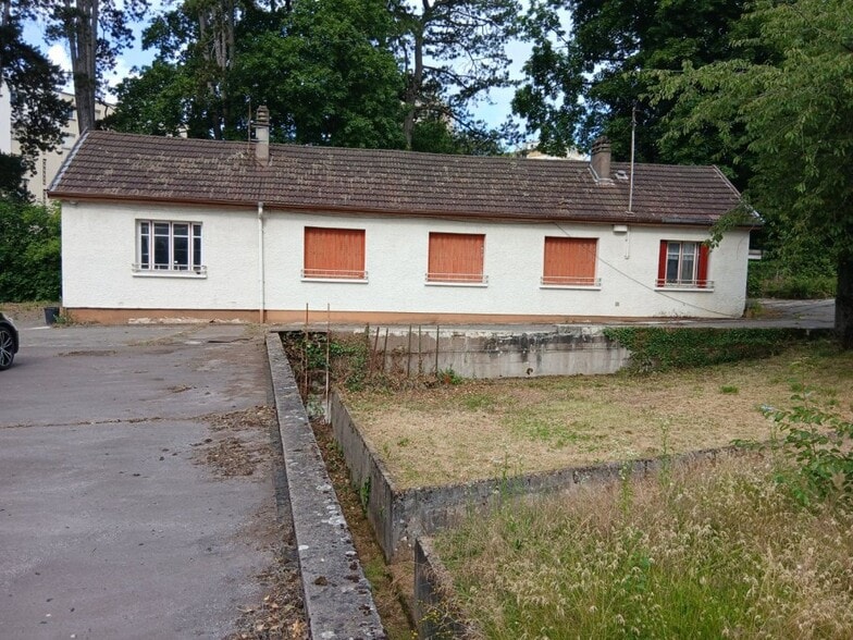 Flex in Besançon for sale - Building Photo - Image 3 of 5