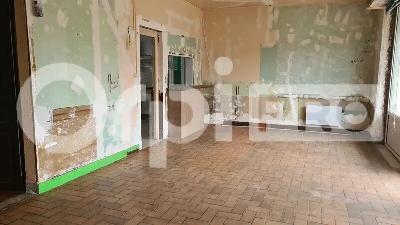 Retail in Montluçon for lease - Interior Photo - Image 1 of 4