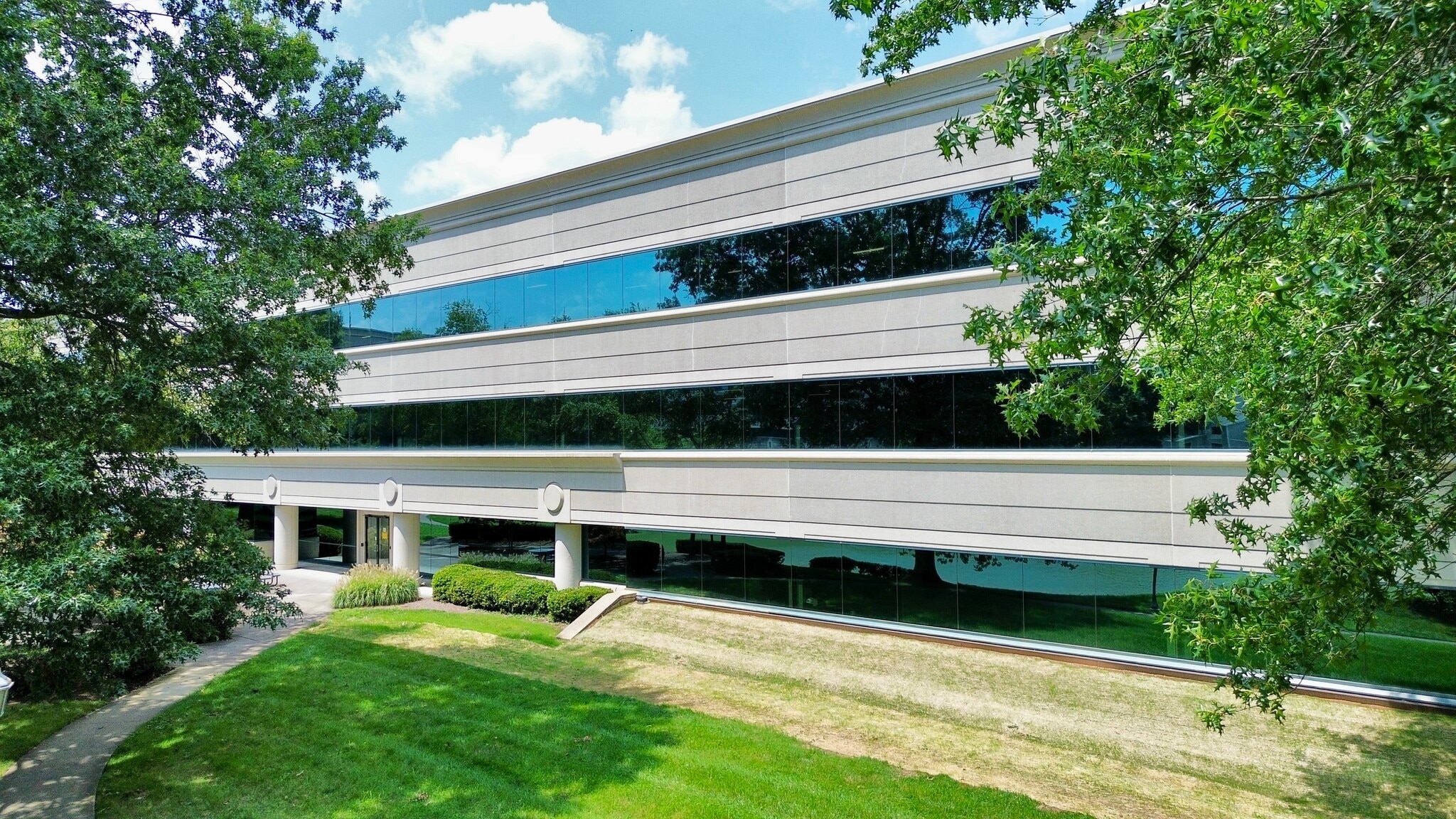 301 Laboratory Rd, Oak Ridge, TN for sale Building Photo- Image 1 of 14