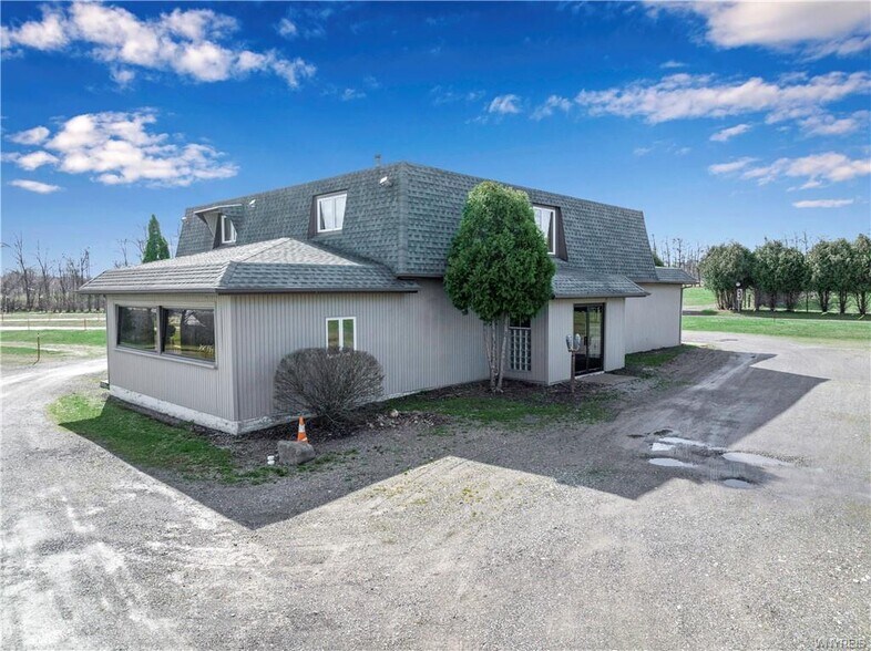 9950 Rochester Rd, Middleport, NY à vendre - Photo du bâtiment - Image 3 de 16