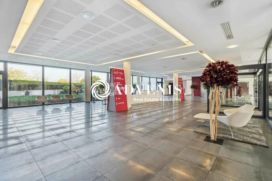 Bureau dans Rosny-sous-Bois à louer - Hall d’entrée - Image 2 de 12