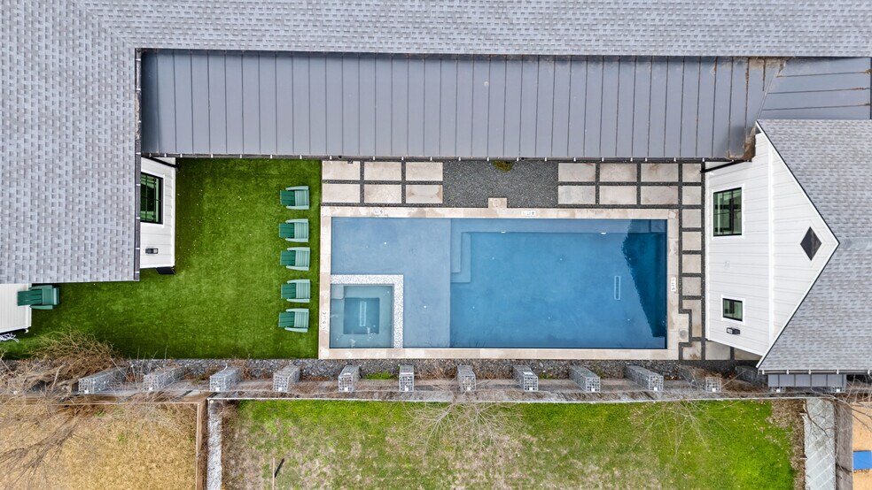 106 E College St, Fredericksburg, TX à vendre - Photo du bâtiment - Image 3 de 28