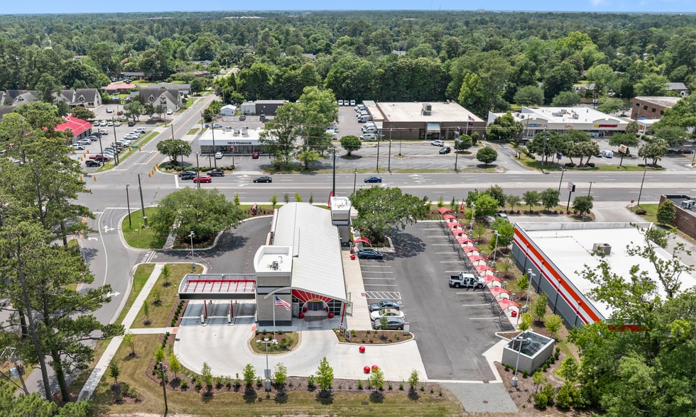 3915 Oleander Dr, Wilmington, NC for sale - Building Photo - Image 3 of 3