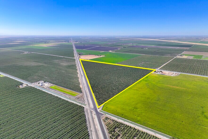 W Huntsman, San Joaquin, CA for sale - Building Photo - Image 2 of 12
