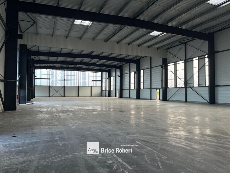 18 Rue Marcel Dassault, Genas à vendre - Photo du bâtiment - Image 2 de 5