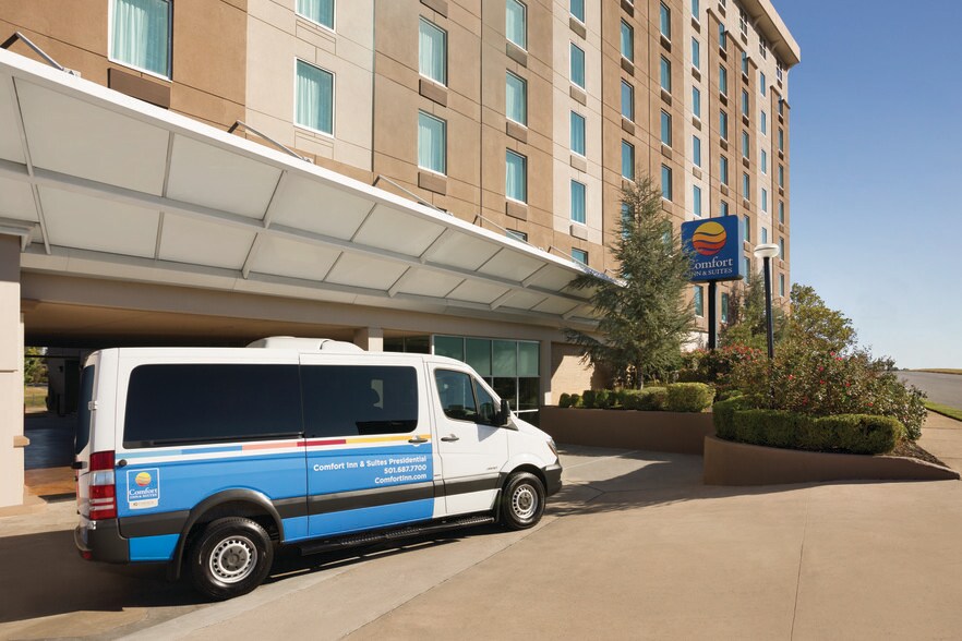 707 Interstate 30, Little Rock, AR à vendre - Photo du bâtiment - Image 2 de 53