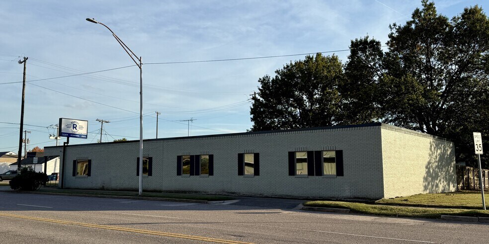 1001 W Broadway St, Muskogee, OK à vendre - Photo du bâtiment - Image 2 de 43