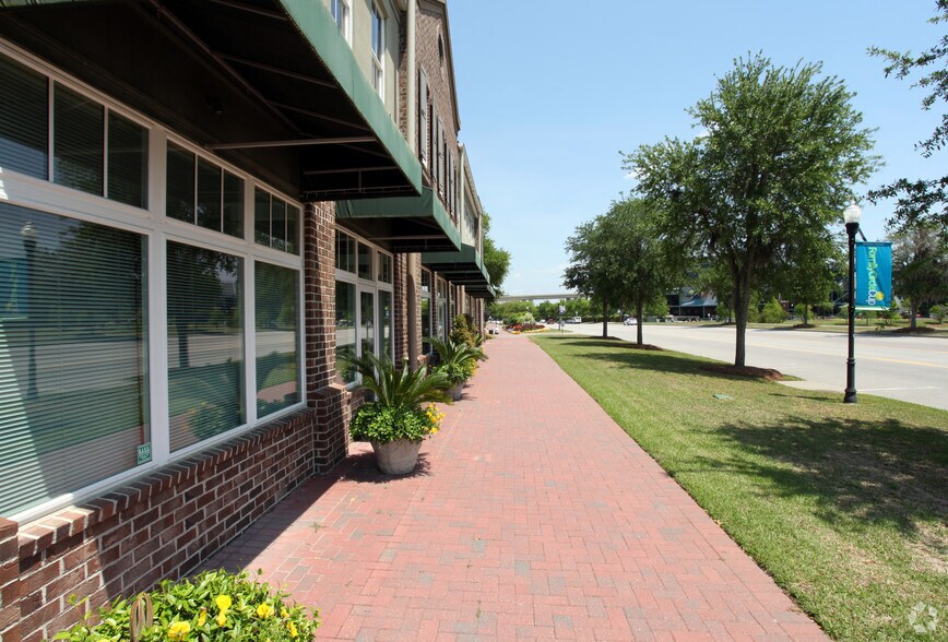 210 Seven Farms Dr, Daniel Island, SC à louer - Photo du bâtiment - Image 2 de 31