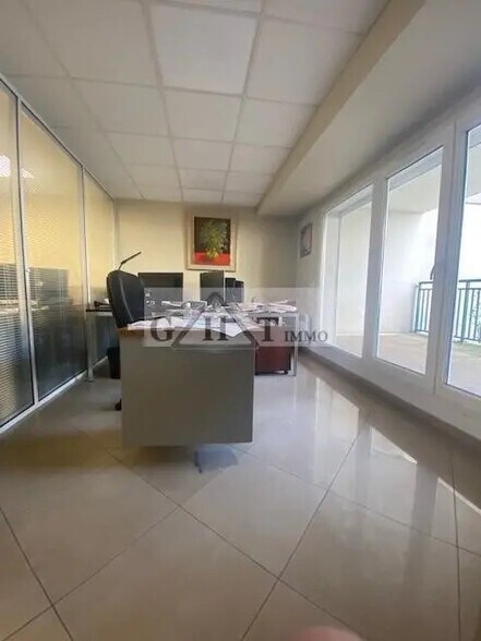 Commerce de détail dans Alfortville à louer - Photo intérieure - Image 2 de 4