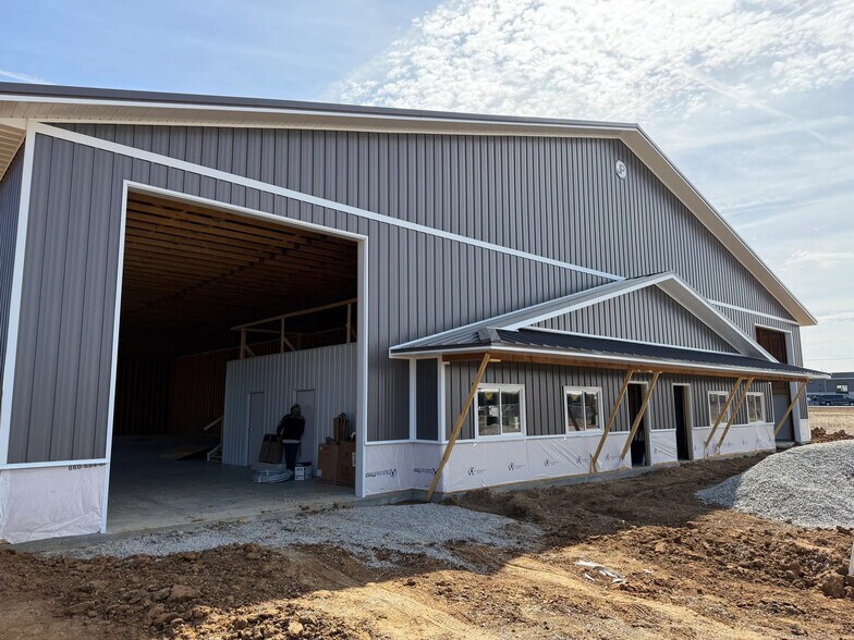 14991 Industrial Dr, Smithville, MO à vendre - Photo du bâtiment - Image 2 de 9