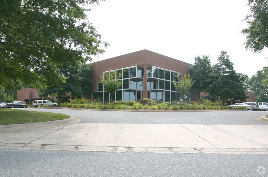 4400 Morris Park Dr, Mint Hill, NC à louer - Photo du bâtiment - Image 2 de 15