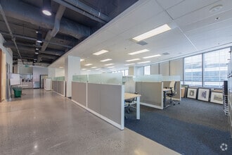 55 Commerce Valley Dr W, Markham, ON à louer Photo intérieure- Image 2 de 2