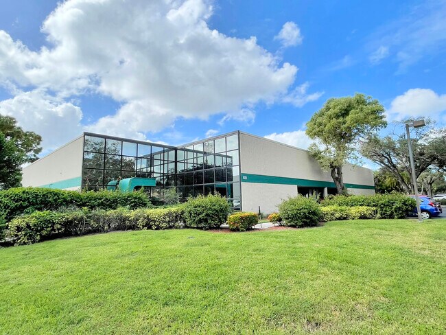 More details for 2900 Horseshoe Dr S, Naples, FL - Industrial for Lease