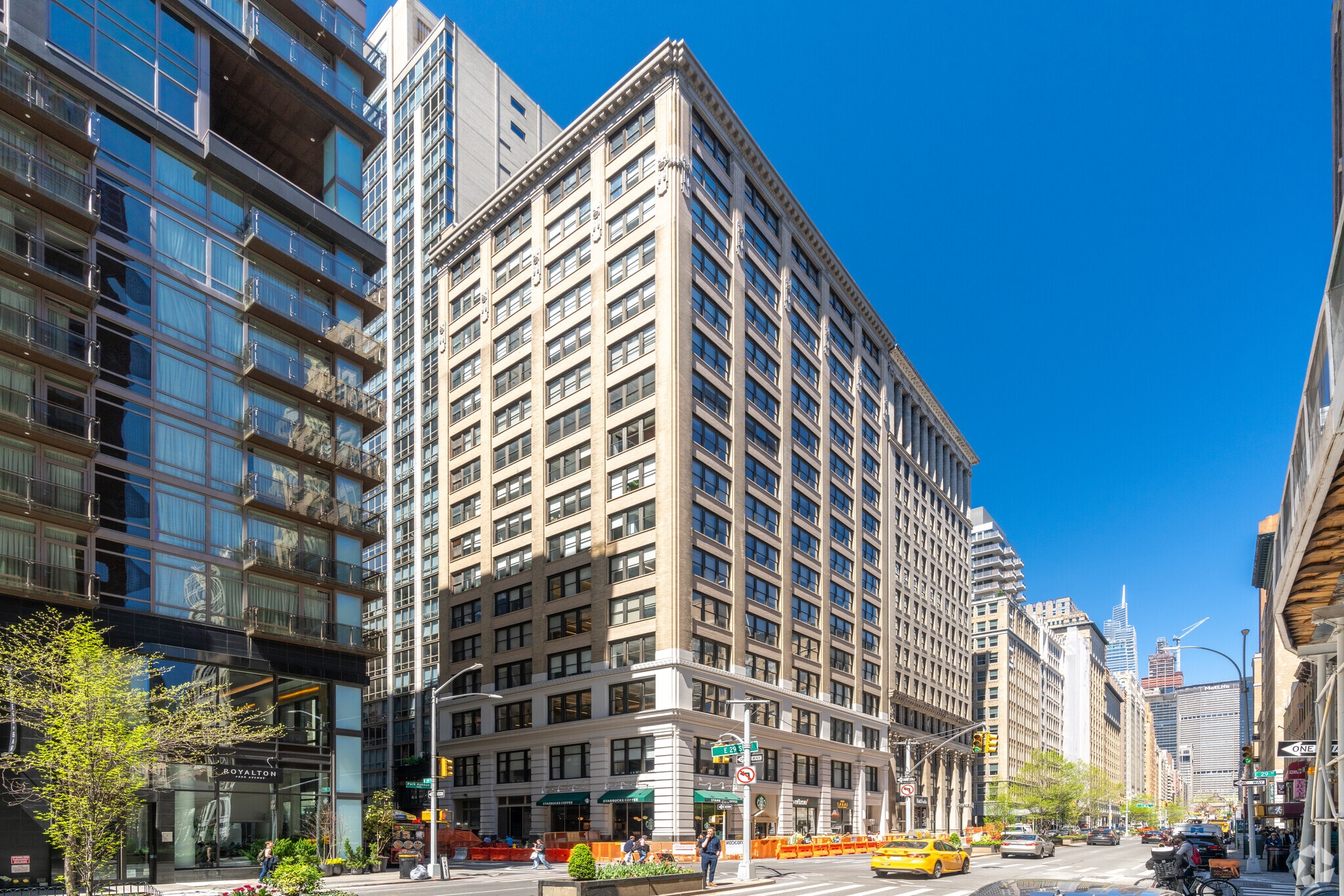 432 Park Ave S, New York, NY à louer Photo du bâtiment- Image 1 de 19