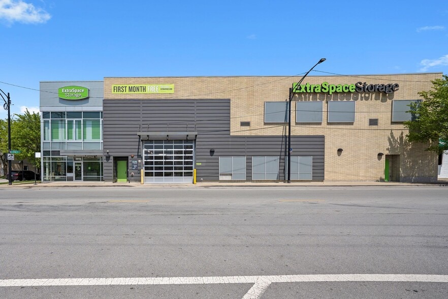 Extra Space Storage 2 Property Portfolio portfolio of 2 properties for sale on LoopNet.ca - Building Photo - Image 2 of 14