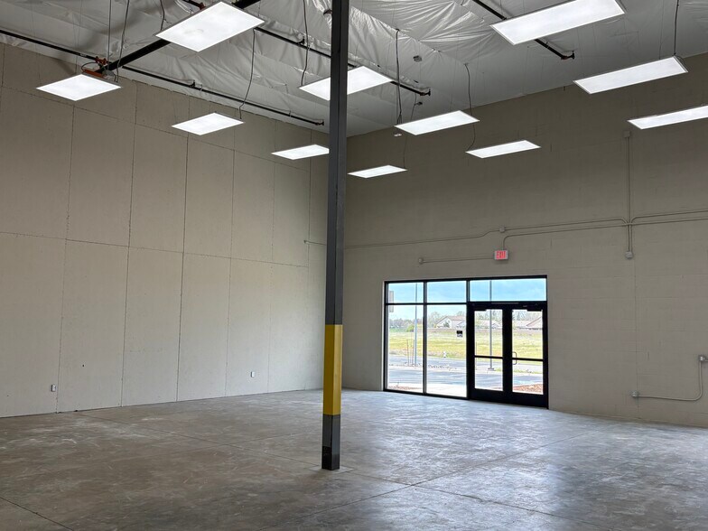 11060 Mather blvd, Rancho Cordova, CA for lease - Interior Photo - Image 3 of 6
