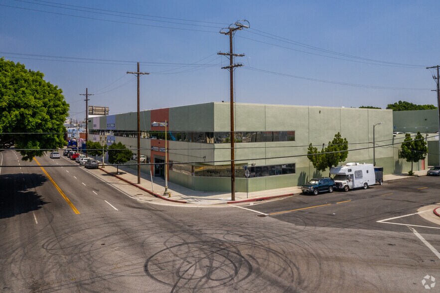 3490 S Broadway, Los Angeles, CA à louer - Photo du bâtiment - Image 2 de 21