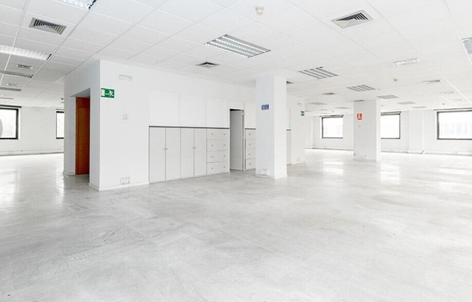 Office in Sevilla, Sevilla for lease - Building Photo - Image 2 of 2