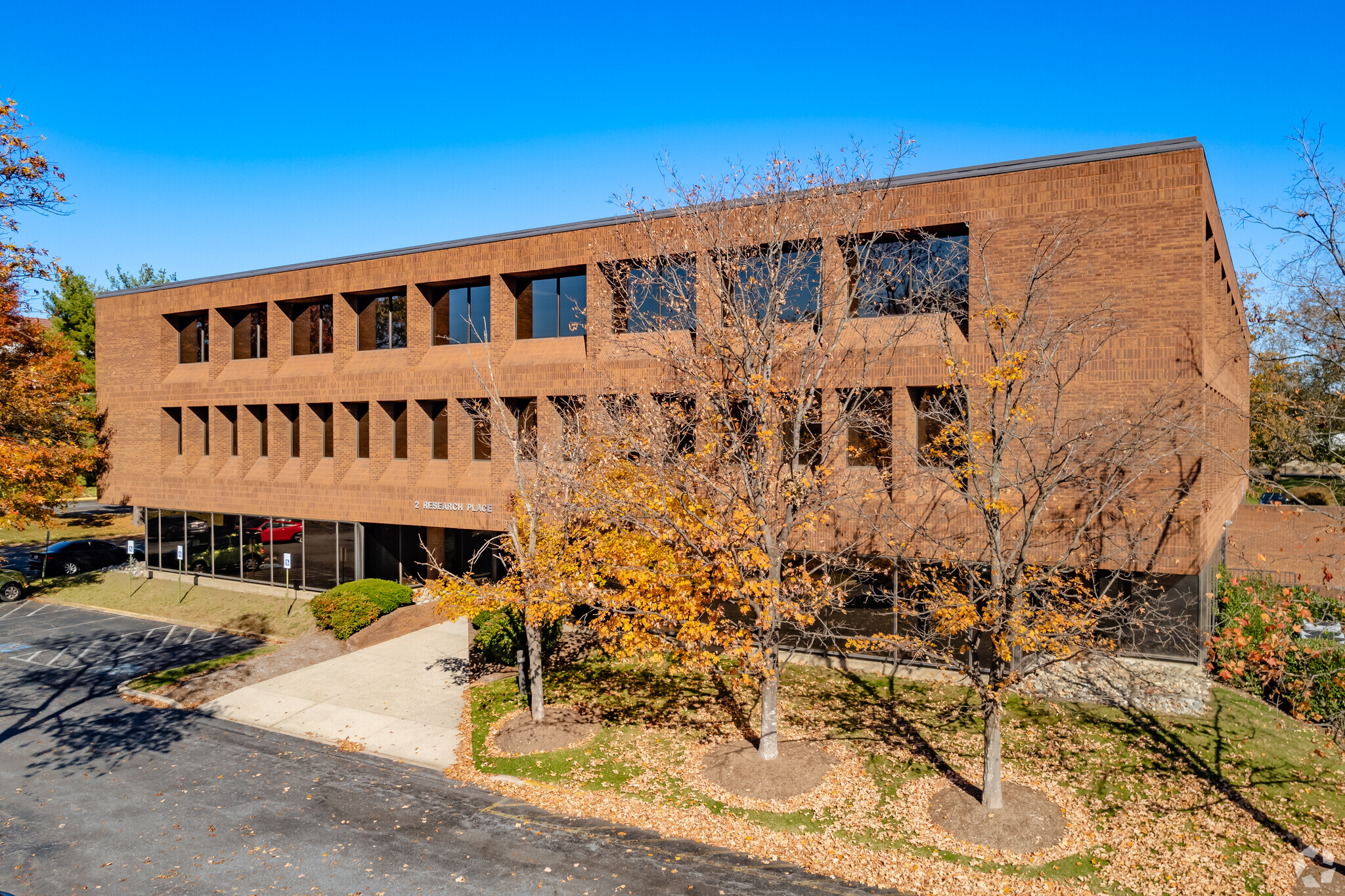 2 Research Pl, Rockville, MD for lease Building Photo- Image 1 of 5