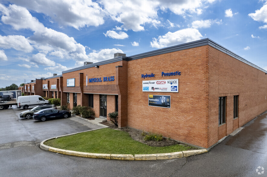 5554 Tomken Rd, Mississauga, ON for lease - Building Photo - Image 2 of 4