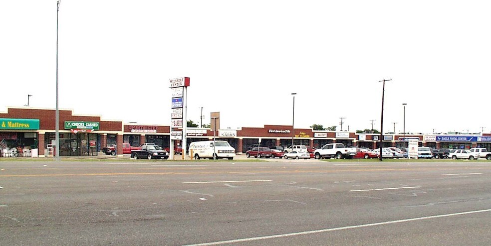 251 SW Wilshire Blvd, Burleson, TX à louer - Photo du bâtiment - Image 2 de 14