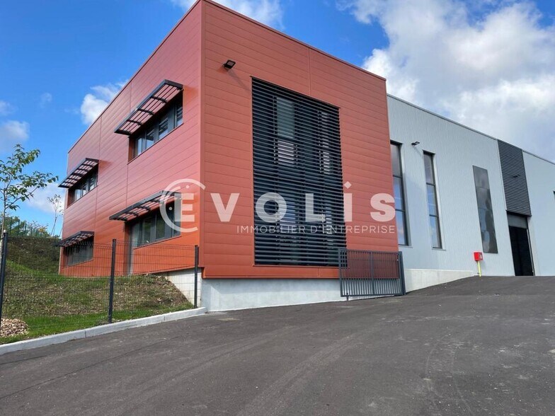 45 Boucle De La Ramée, Saint-Quentin-Fallavier à vendre - Photo du bâtiment - Image 1 de 8