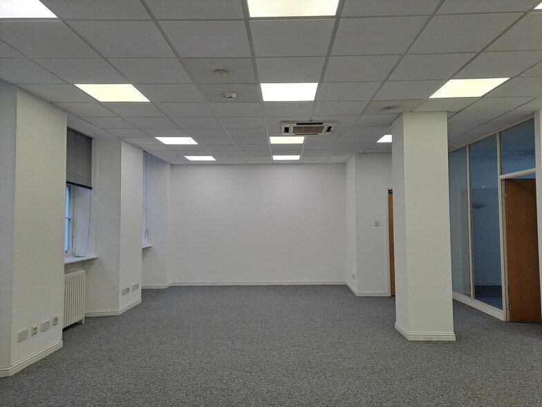 91 Mitchell St, Glasgow à louer - Photo du bâtiment - Image 2 de 3