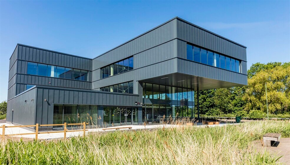 University Blvd, Nottingham à louer - Photo du bâtiment - Image 1 de 19