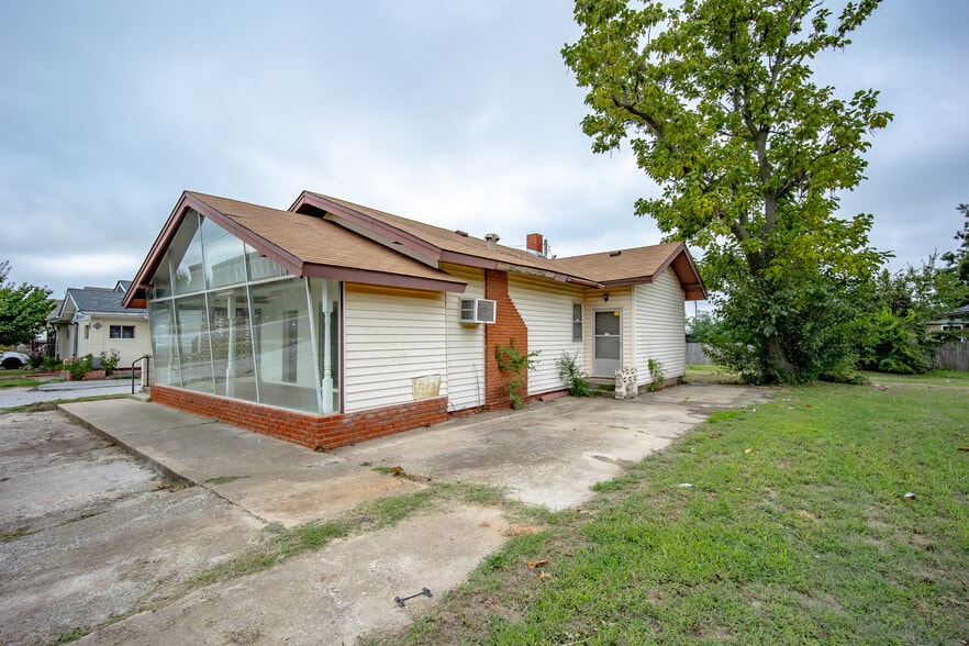 230 SW 27th St, Oklahoma City, OK for sale - Building Photo - Image 3 of 42