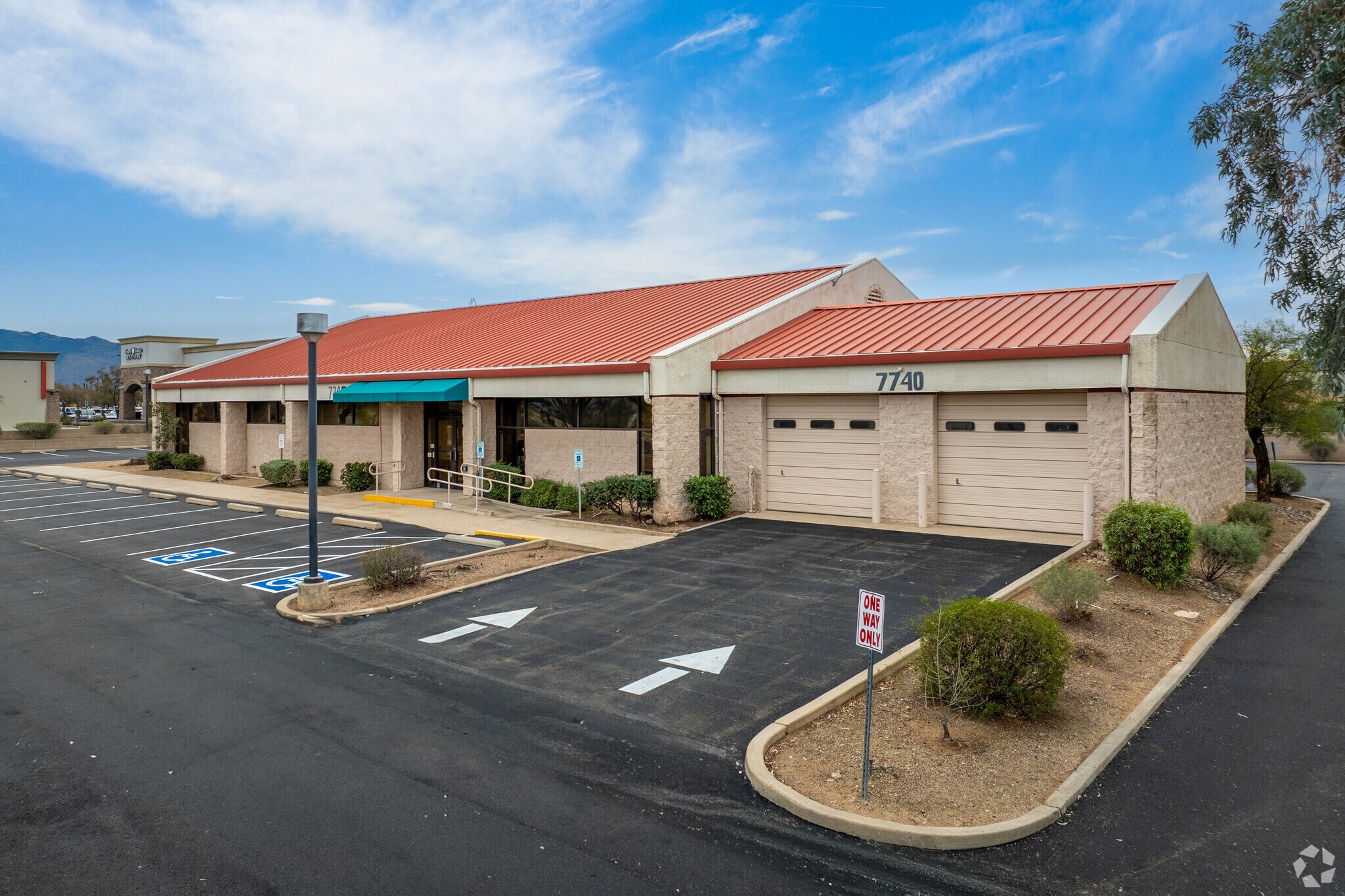 7740 E Speedway Blvd, Tucson, AZ à louer Photo principale- Image 1 de 18