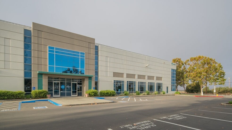 44091-44131 Nobel Dr, Fremont, CA for lease - Primary Photo - Image 1 of 7