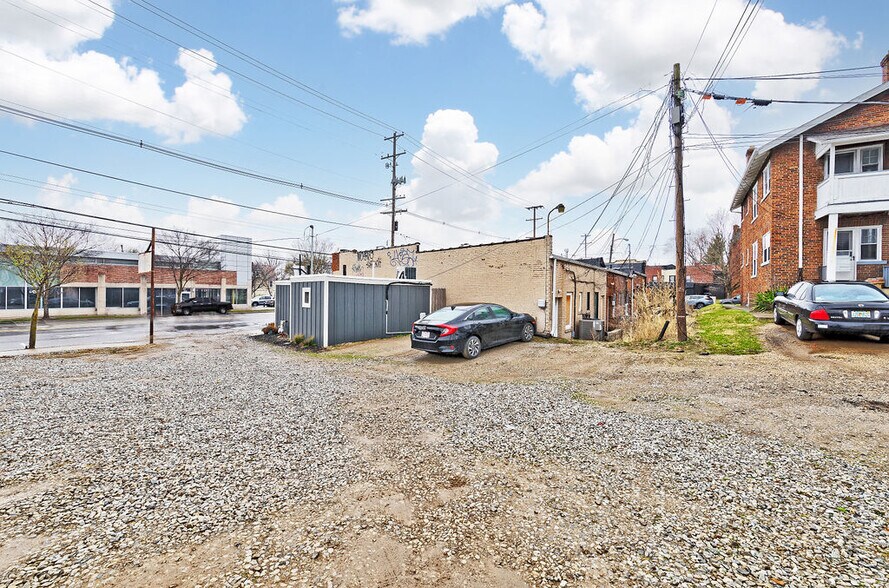 3230-3242 N High St, Columbus, OH à louer - Photo du bâtiment - Image 2 de 9