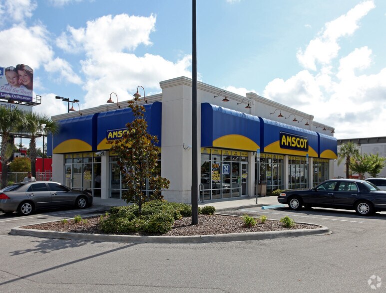 11803 E Colonial Dr, Orlando, FL à vendre - Photo du bâtiment - Image 2 de 8