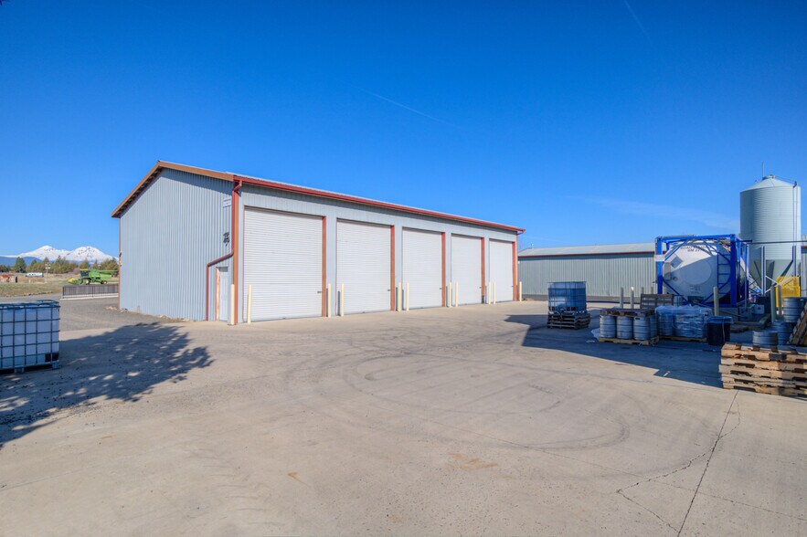 19330 Pinehurst Rd, Bend, OR à vendre - Photo principale - Image 1 de 4