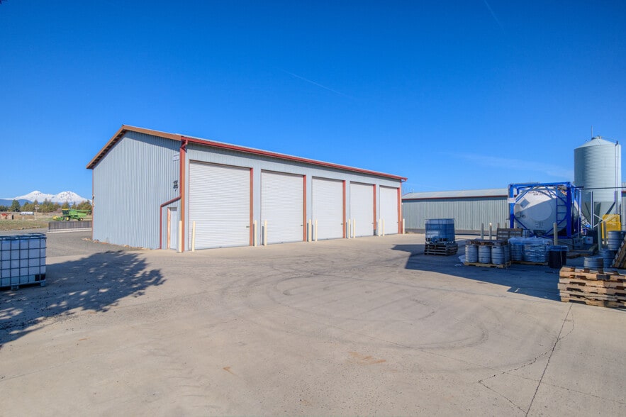 19330 Pinehurst Rd, Bend, OR for sale - Primary Photo - Image 1 of 4