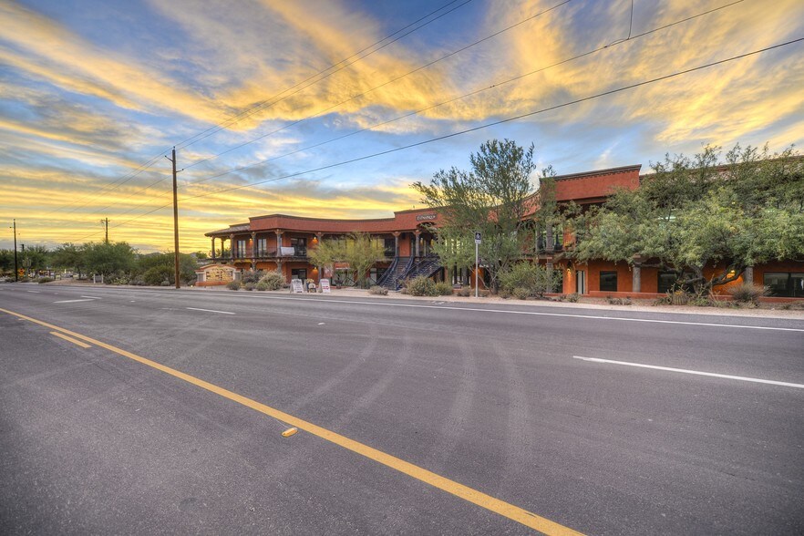 6450 E Cave Creek Rd, Cave Creek, AZ à vendre - Photo du bâtiment - Image 3 de 31