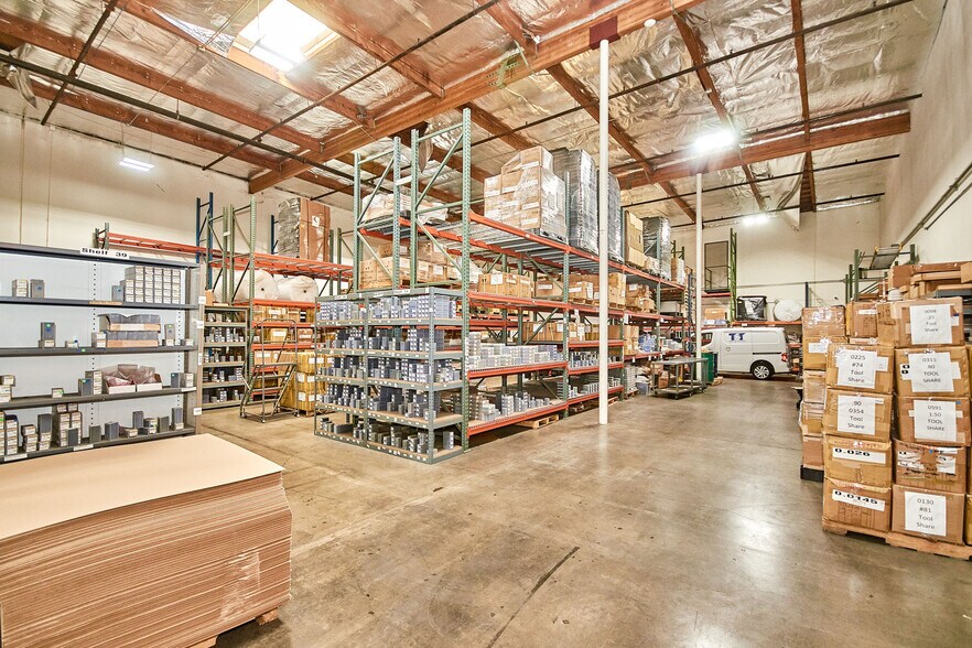 560 S Melrose St, Placentia, CA à louer - Photo du bâtiment - Image 2 de 31