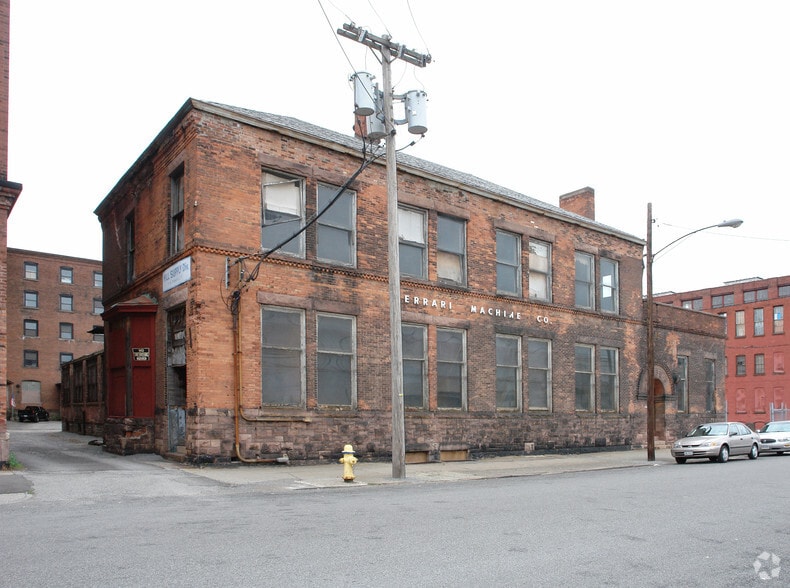 9-13 Canal St, Rochester, NY for lease - Primary Photo - Image 1 of 6
