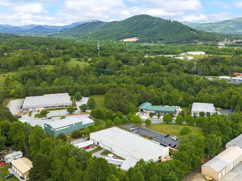 189 Continuum Dr, Fletcher, NC for lease - Building Photo - Image 3 of 7