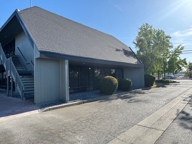 Plus de détails pour 6130 Freeport Blvd, Sacramento, CA - Bureau à louer