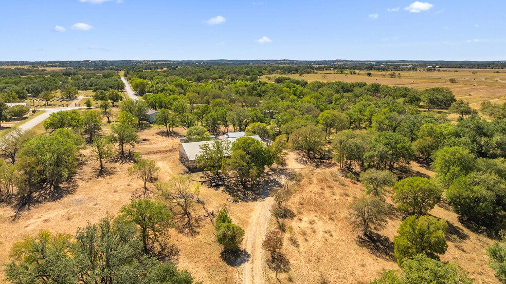 14691 US-290, Stonewall, TX à vendre - Photo du bâtiment - Image 3 de 9