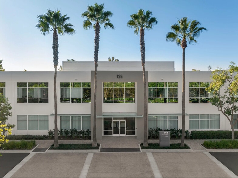 163 Technology Dr, Irvine, CA for lease - Building Photo - Image 2 of 4