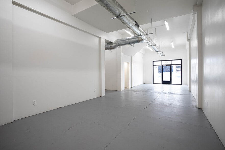 6025 Santa Monica Blvd, Los Angeles, CA for lease - Building Photo - Image 3 of 11